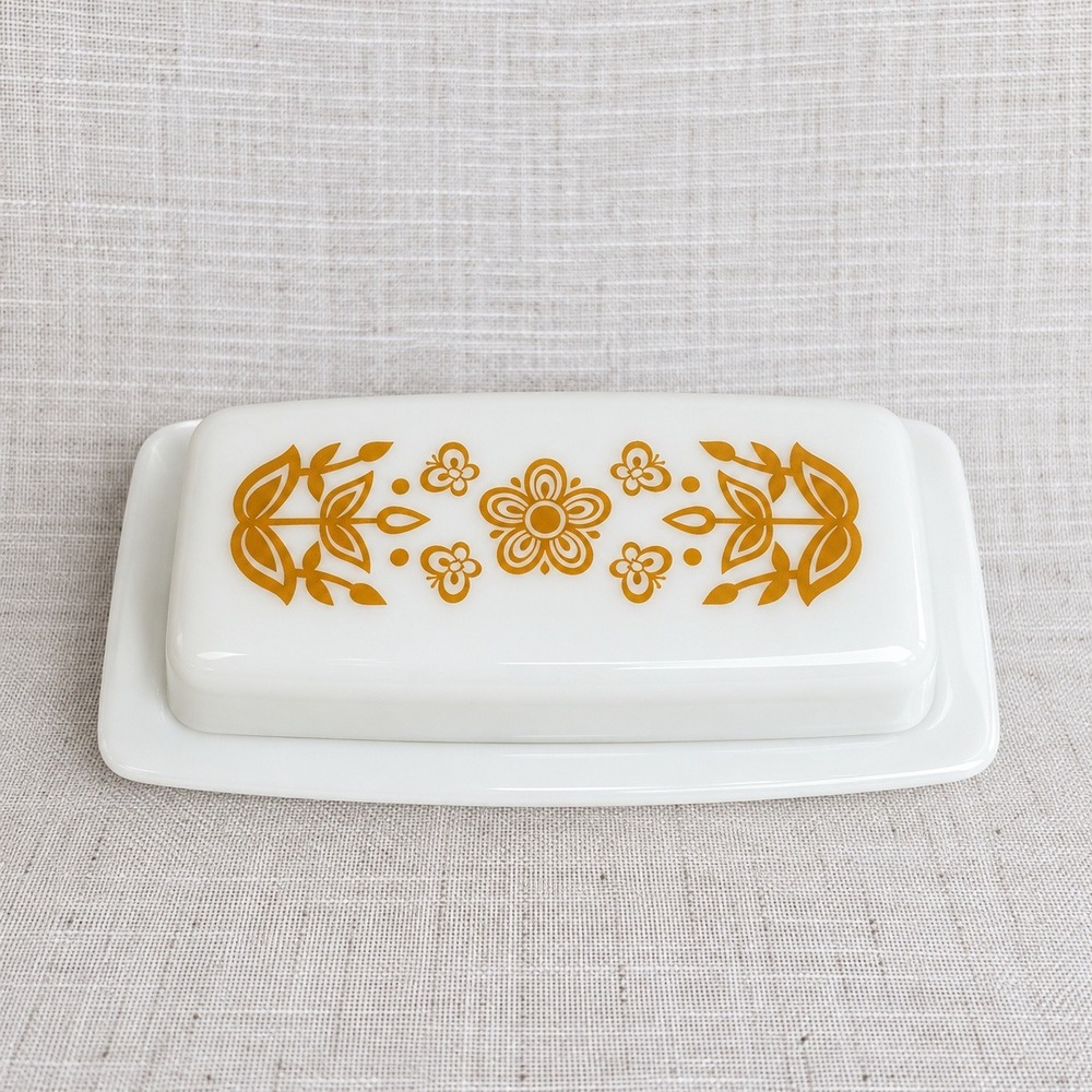Vintage Pyrex Butterfly Gold Butter Dish with Lid No Chips 72-B Harvest Gold 70s - Picture 2 of 3